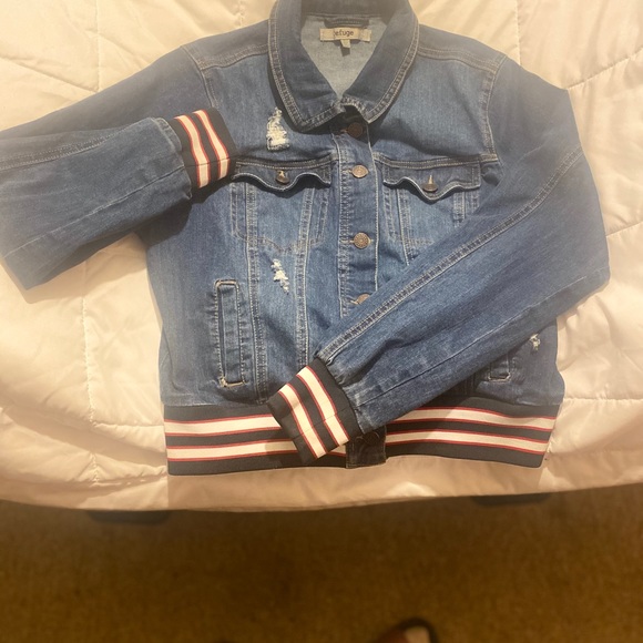 Jean jacket - Picture 5 of 10